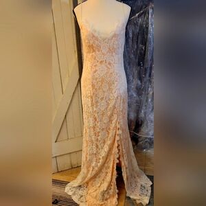 Elegant Lace Evening Gown